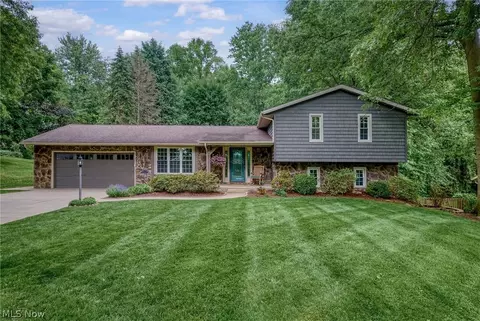 4781 Laburnum Dr, Green, OH 44319