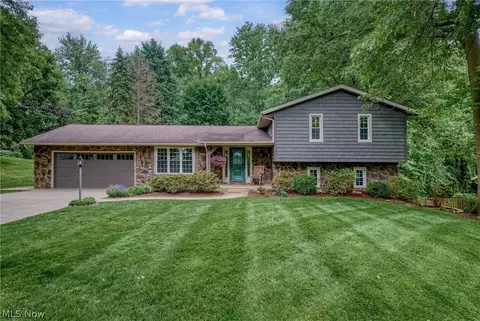 4781 Laburnum Dr, Green, OH 44319