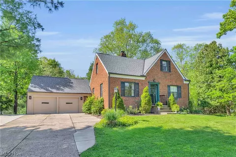 950 E Sprague Rd, Broadview Heights, OH 44147 photo 2