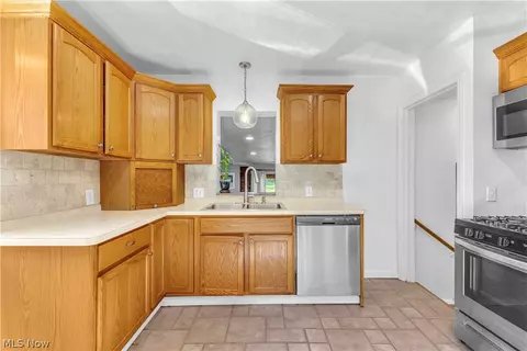 950 E Sprague Rd, Broadview Heights, OH 44147 photo 8