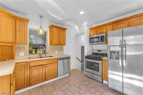 950 E Sprague Rd, Broadview Heights, OH 44147 photo 10