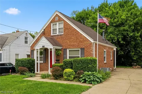272 Schrop Ave, Akron, OH 44312