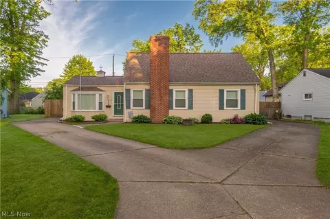 318 Bellaire Rd, Avon Lake, OH 44012