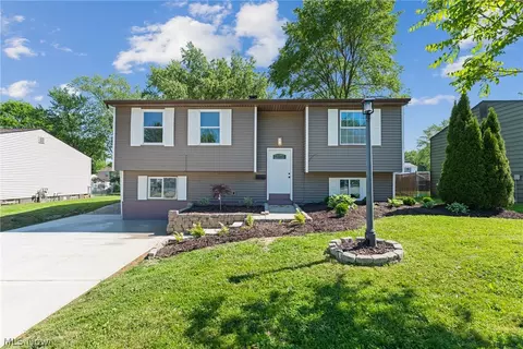 78 Summerberry Ln, Niles, OH 44446