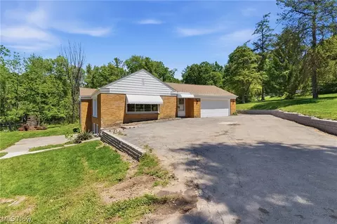 17305 Alexander Rd, Walton Hills, OH 44146