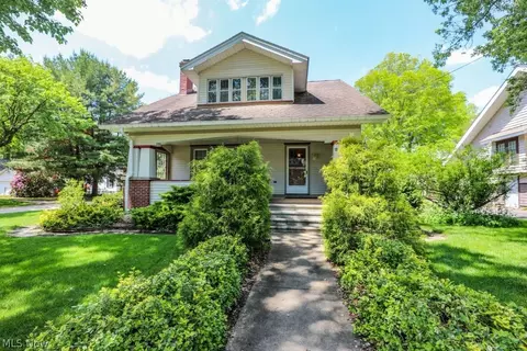 228 Lawrence St, Ravenna, OH 44266