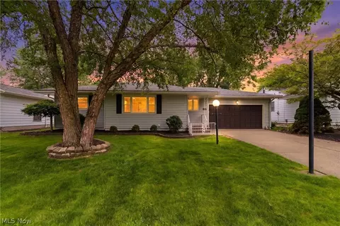 537 Randall Rd, Elyria, OH 44035