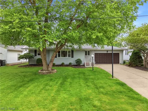 537 Randall Rd, Elyria, OH 44035 photo 2