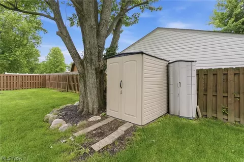 Exterior - 537 Randall Rd, Elyria, OH 44035 photo 14 of 16