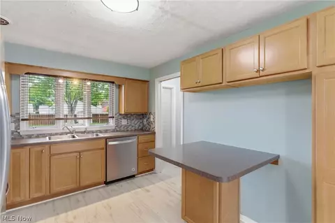 537 Randall Rd, Elyria, OH 44035 photo 15