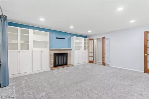 Living - 537 Randall Rd, Elyria, OH 44035 photo 1 of 3