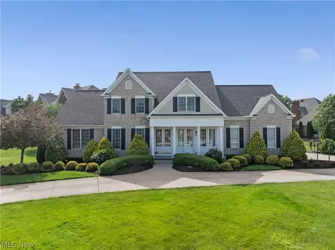 502 Augusta Dr, Fairlawn, OH 44333