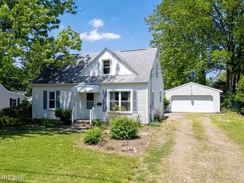 576 Hartzler St, Wooster, OH 44691