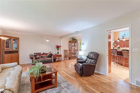 6424 Creekside Trl, Solon, OH 44139 photo 5