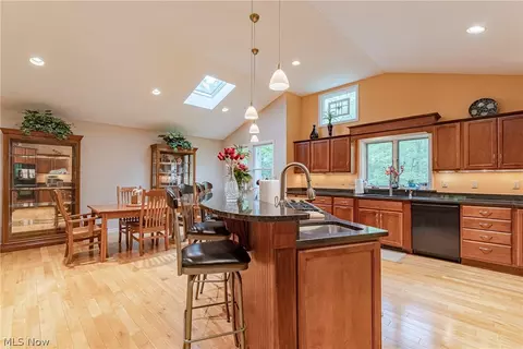 6424 Creekside Trl, Solon, OH 44139 photo 8