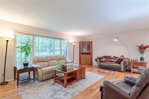 6424 Creekside Trl, Solon, OH 44139 photo 4