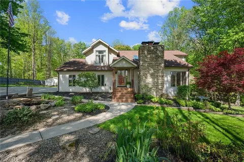 18976 Thorpe Rd, Chagrin Falls, OH 44023