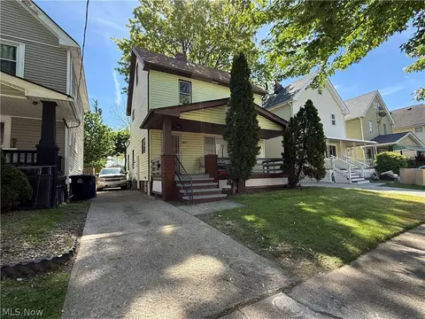 3521 W 129th St, Cleveland, OH 44111