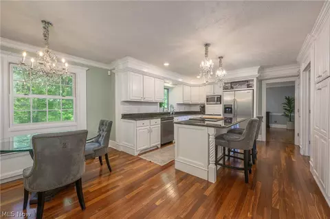 Kitchen - 374 Silver Ridge Dr, Copley, OH 44321 photo 3 of 4