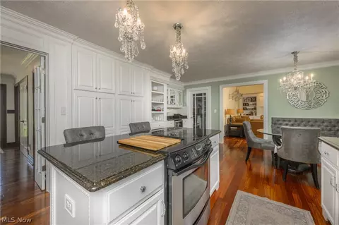 Kitchen - 374 Silver Ridge Dr, Copley, OH 44321 photo 2 of 4