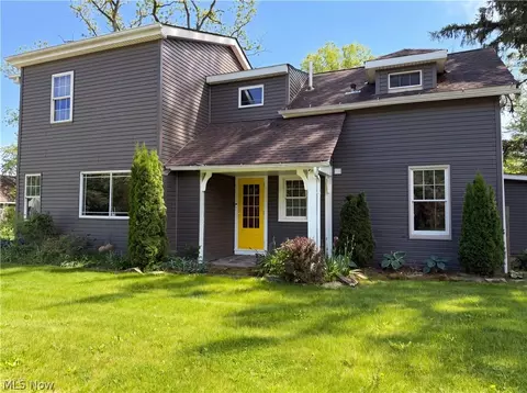 23691 Redfern Rd, Columbia Station, OH 44028