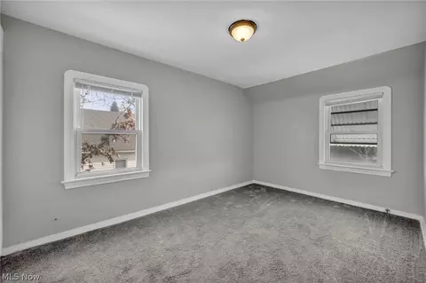 22601 Ivan Ave, Euclid, OH 44123 photo 23