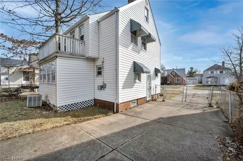 22601 Ivan Ave, Euclid, OH 44123 photo 37