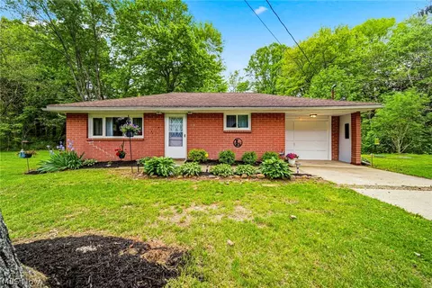 331 Dibble Rd, Conneaut, OH 44030
