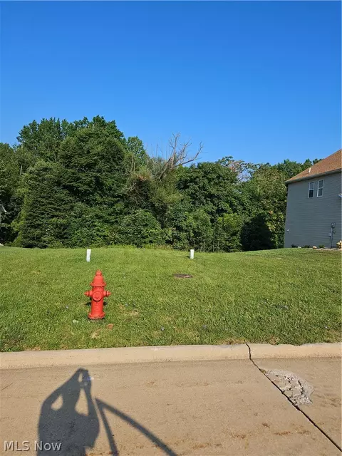 6318 Valley Ranch Dr, Maple Heights, OH 44137