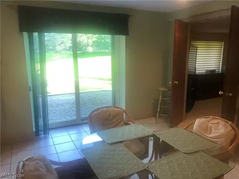 Dining - 8135 Thackeray Ct, Broadview Heights, OH 44147 photo 4 of 4