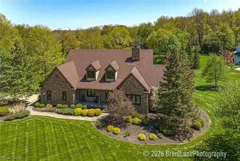 8135 Thackeray Ct, Broadview Heights, OH 44147