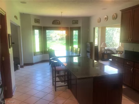 Kitchen - 8135 Thackeray Ct, Broadview Heights, OH 44147 photo 2 of 4