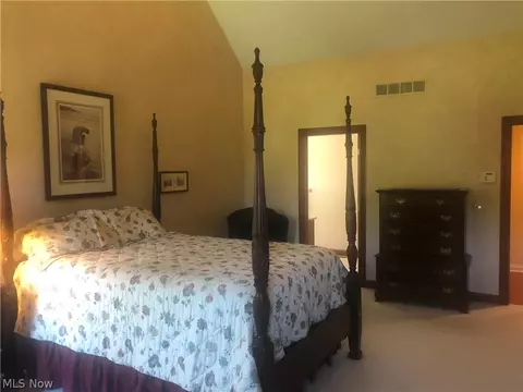 Bedroom - 8135 Thackeray Ct, Broadview Heights, OH 44147 photo 2 of 7