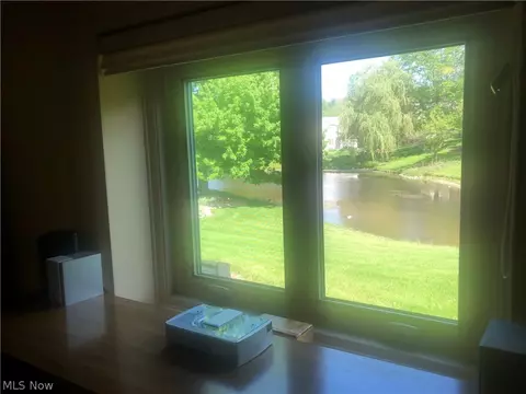 View/Area - 8135 Thackeray Ct, Broadview Heights, OH 44147 photo 1 of 2