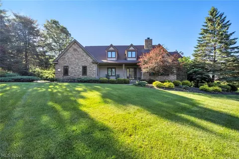 Exterior - 8135 Thackeray Ct, Broadview Heights, OH 44147 photo 4 of 5