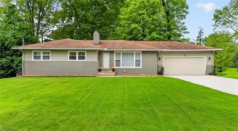 310 Montridge Dr, Canfield, OH 44406