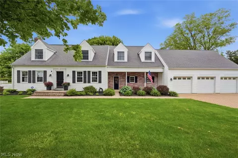 1400 Overlook Dr, Ashtabula, OH 44004