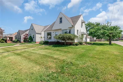 Exterior - 5915 Gerald Ave, Parma, OH 44129 photo 2 of 6