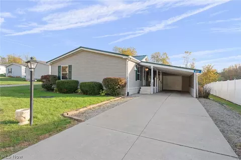 1005 Overlook Dr SW, Canton, OH 44706