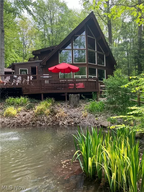 17126 Catsden Rd, Chagrin Falls, OH 44023