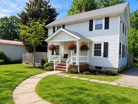 140 S Street St NW, Navarre, OH 44662