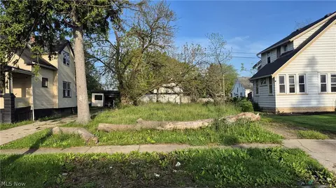 4172 E 144th St, Cleveland, OH 44128