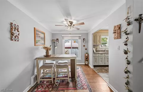977 Learidge Rd, Lyndhurst, OH 44124 photo 9