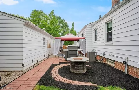 977 Learidge Rd, Lyndhurst, OH 44124 photo 35