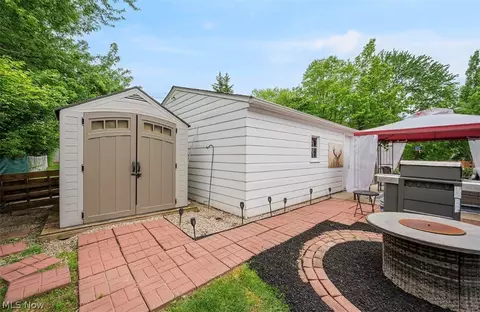 977 Learidge Rd, Lyndhurst, OH 44124 photo 36