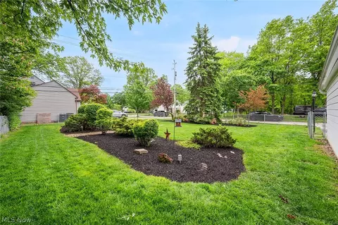 977 Learidge Rd, Lyndhurst, OH 44124 photo 40