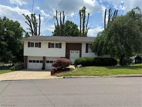 2806 25th St, Parkersburg, WV 26104