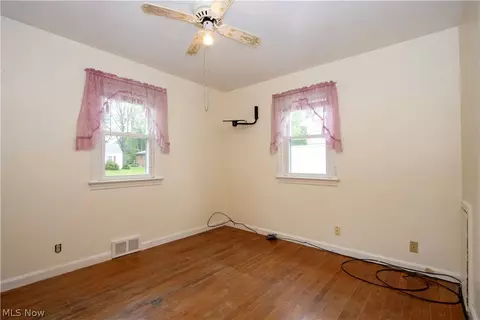 Bedroom - 255 Wolf Ave, Wadsworth, OH 44281 photo 2 of 9