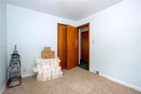 Bedroom - 255 Wolf Ave, Wadsworth, OH 44281 photo 1 of 9