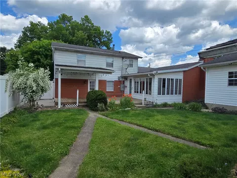 Exterior - 206 E 5th St, Williamstown, WV 26187 photo 4 of 7